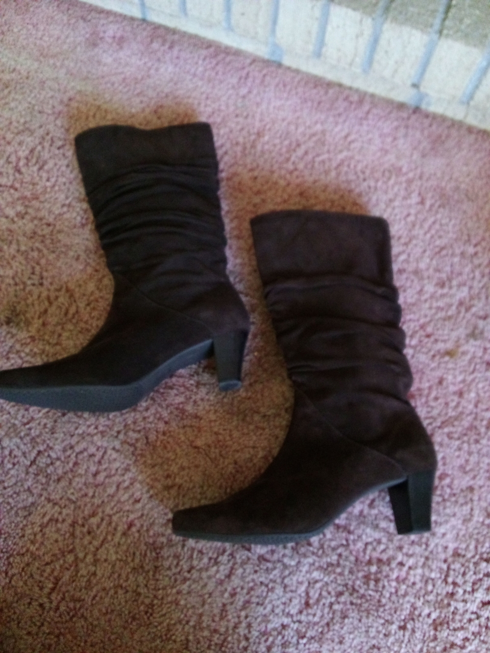 Women's Ruched Mid-Calf Heeled Boots in Dark Brown
